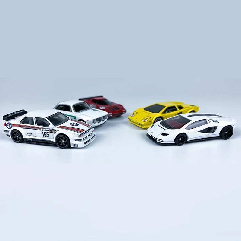 Radkappen auf Lager Hot Wheels – Model Kit Alfa Romeo Bewertung und Preis