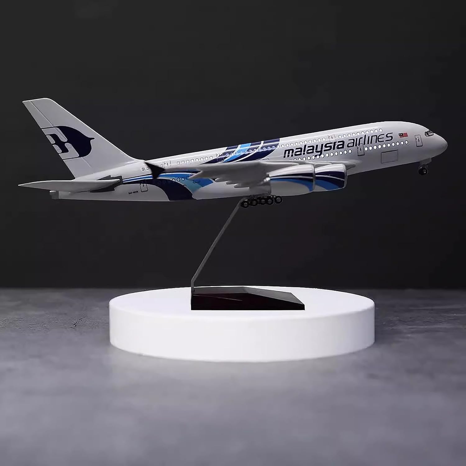 Malaysia Airlines A380 Metallf – Model Kit Simulator Bewertung und Preis